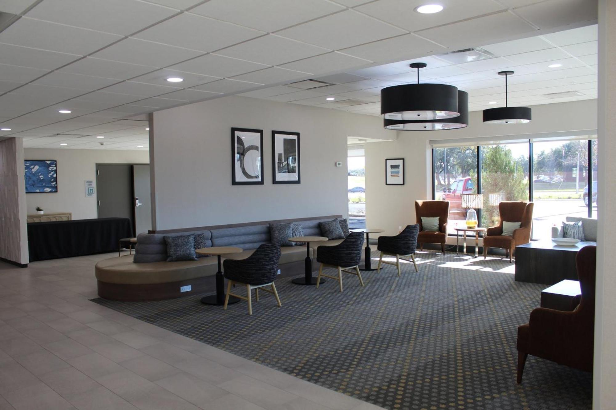 Holiday Inn Dallas Market Ctr Love Field By Ihg Exterior photo