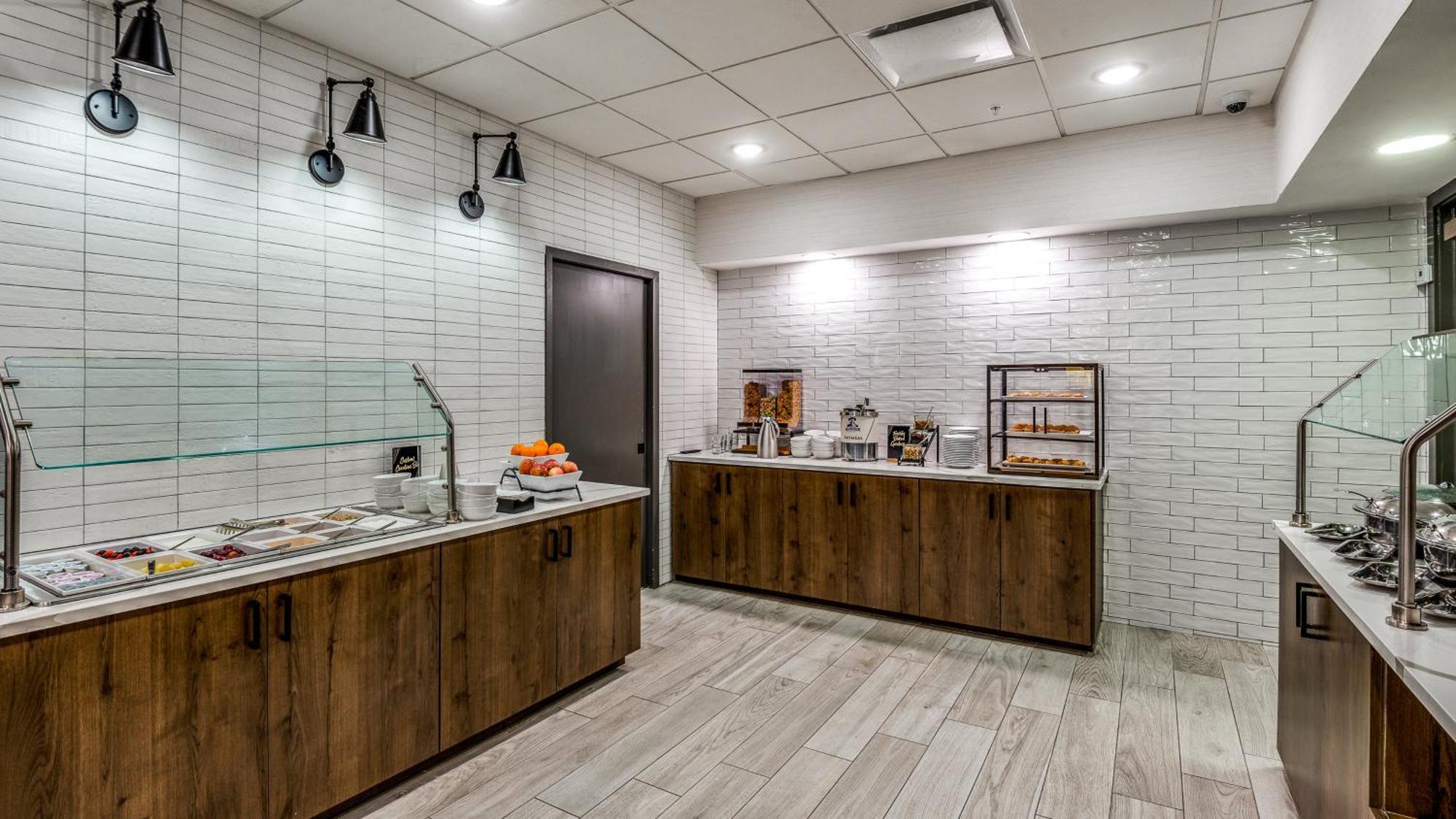 Holiday Inn Dallas Market Ctr Love Field By Ihg Exterior photo
