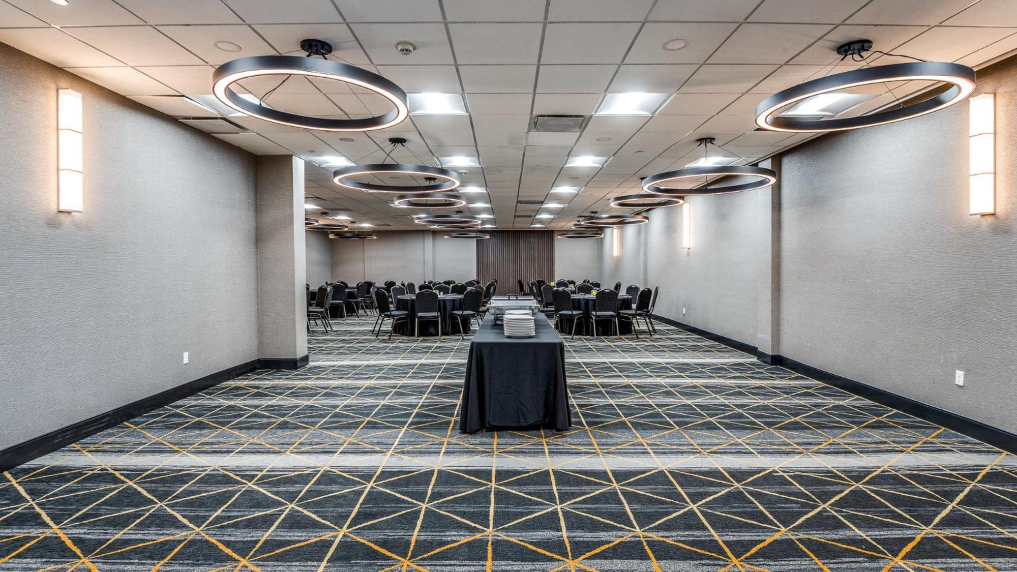 Holiday Inn Dallas Market Ctr Love Field By Ihg Exterior photo