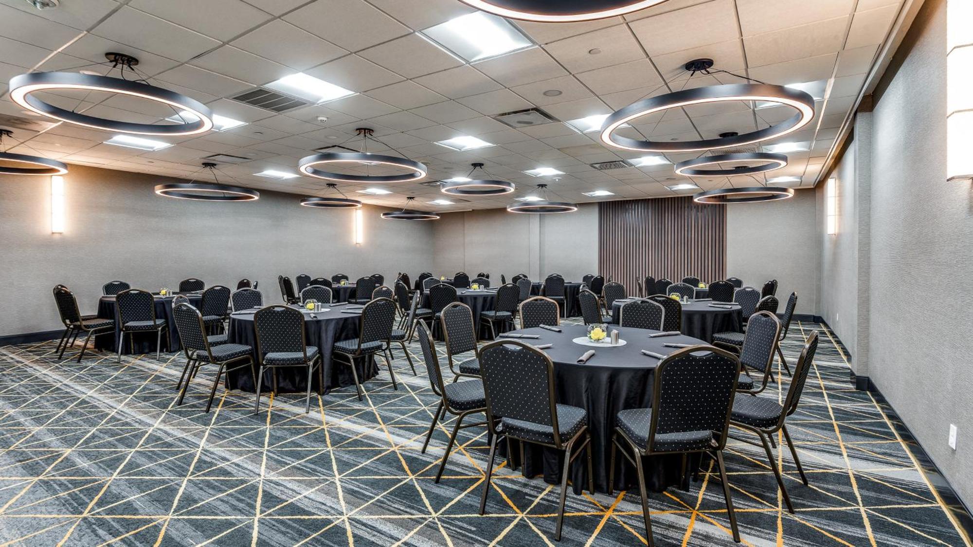 Holiday Inn Dallas Market Ctr Love Field By Ihg Exterior photo