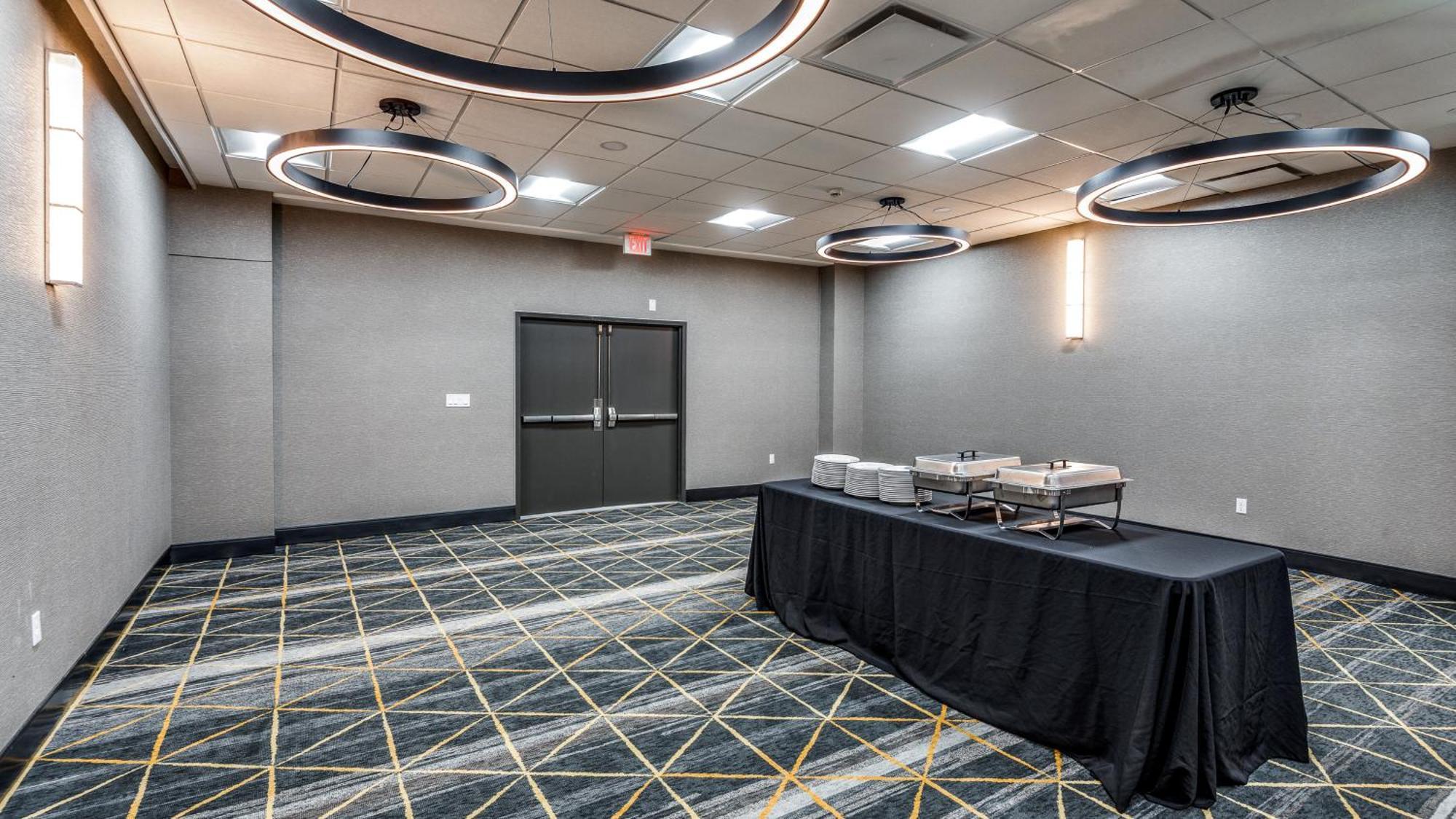 Holiday Inn Dallas Market Ctr Love Field By Ihg Exterior photo