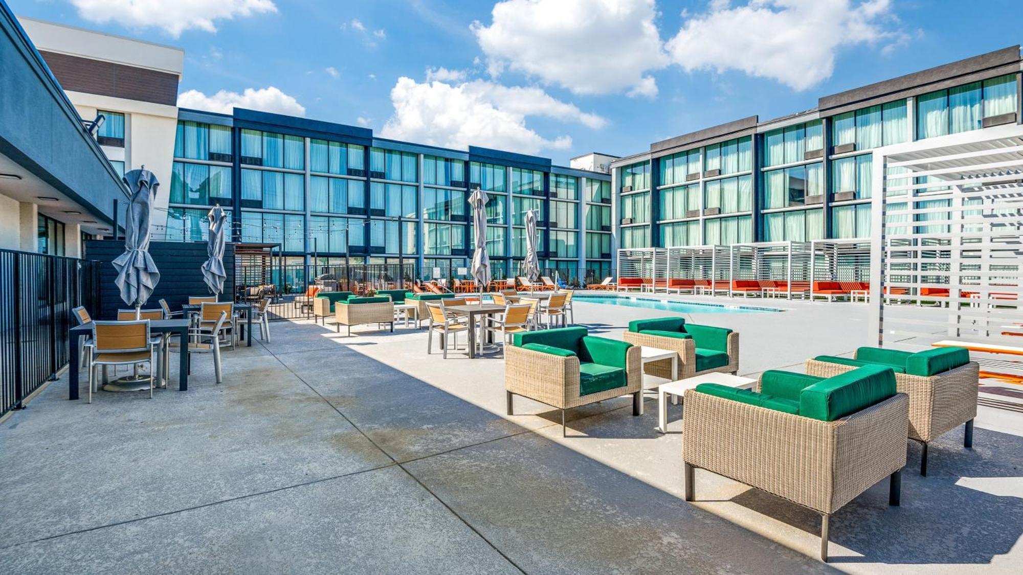 Holiday Inn Dallas Market Ctr Love Field By Ihg Exterior photo